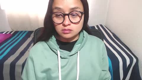 Snapshot of negrita_25 chatting on 09-17-25, 03:46 Zoe online show from 09-17-25, 03:46