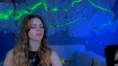 Snapshot of nekky_mouse chatting on 03-06-26, 10:23 Meow online show from 03-06-26, 10:23