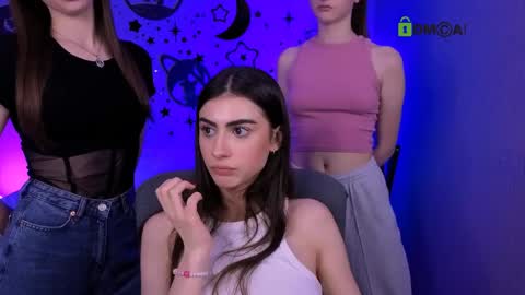 Snapshot of nekky_mouse chatting on 05-14-26, 01:51 Meow online show from 05-14-26, 01:51