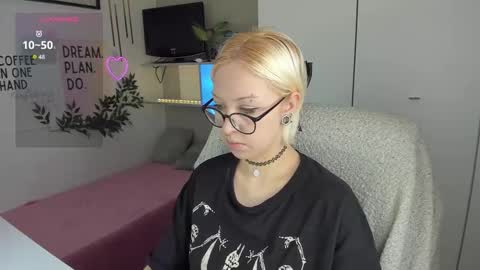 Kate online show from 03-24-26, 02:33