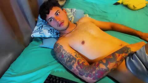 Snapshot of nekoboy01 chatting on 10-10-25, 07:02 Nekoboy online show from 10-10-25, 07:02