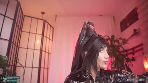 Mely  Birthday party saturday night BYO online show from 11-23-25, 01:05