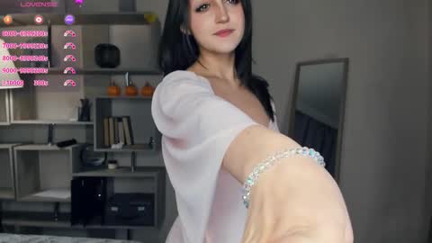 Vicky and Beatrice online show from 01-18-26, 07:06