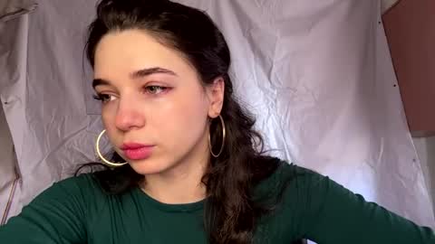 Snapshot of nelliezhu chatting on 04-08-26, 10:15 Angelihee online show from 04-08-26, 10:15