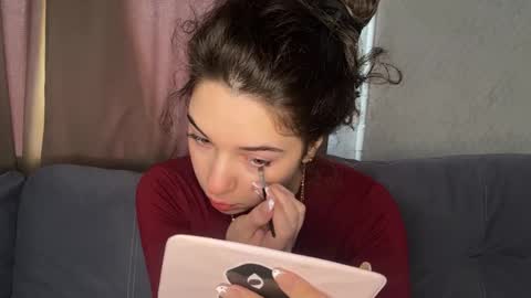 Snapshot of nelliezhu chatting on 04-14-26, 10:21 Angelihee online show from 04-14-26, 10:21