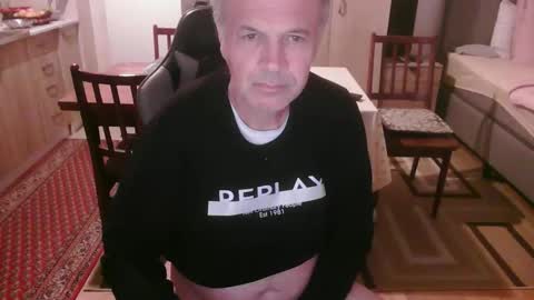 Snapshot of neno89654 chatting on 10-27-25, 06:12 neno89654 online show from 10-27-25, 06:12