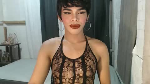 neomi online show from 10-28-25, 08:07