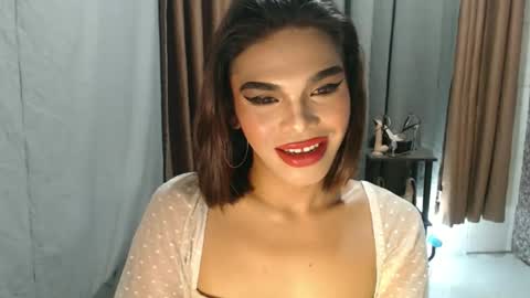Snapshot of neomi_hardcock chatting on 04-19-26, 04:28 neomi online show from 04-19-26, 04:28