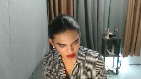 Snapshot of neomi_hardcock chatting on 04-27-26, 05:33 neomi online show from 04-27-26, 05:33