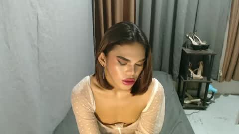 Snapshot of neomi_hardcock chatting on 05-16-26, 05:01 neomi online show from 05-16-26, 05:01