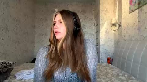 Snapshot of neomimaddern chatting on 06-19-26, 03:11 neomimaddern online show from 06-19-26, 03:11