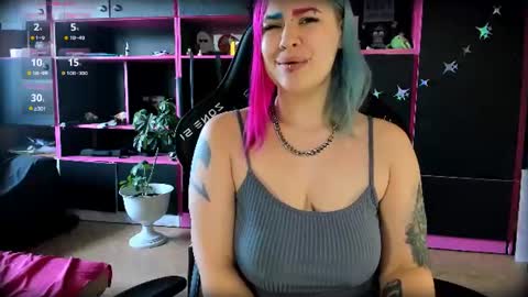 Snapshot of neon_baddie chatting on 07-07-26, 07:45 Ada online show from 07-07-26, 07:45