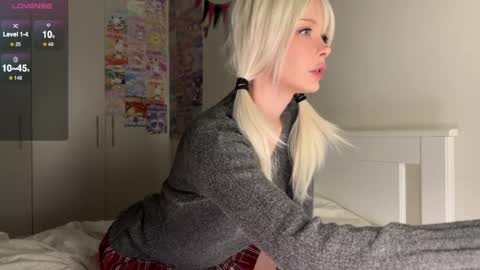 maeve  online show from 04-04-26, 07:00