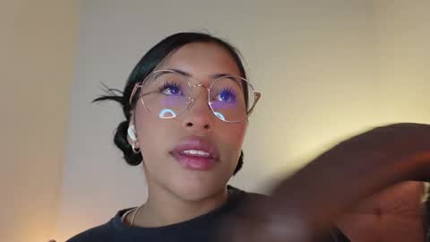 Snapshot of nerak_a chatting on 09-18-25, 04:42 Helena Every Friday new video for my fan club loves online show from 09-18-25, 04:42