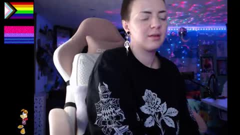 Snapshot of nerdy_squirty chatting on 11-14-25, 05:50 NerdySquirty online show from 11-14-25, 05:50