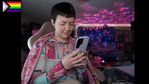 Snapshot of nerdy_squirty chatting on 01-12-26, 07:57 NerdySquirty online show from 01-12-26, 07:57