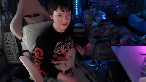 Snapshot of nerdy_squirty chatting on 05-04-26, 07:26 NerdySquirty online show from 05-04-26, 07:26