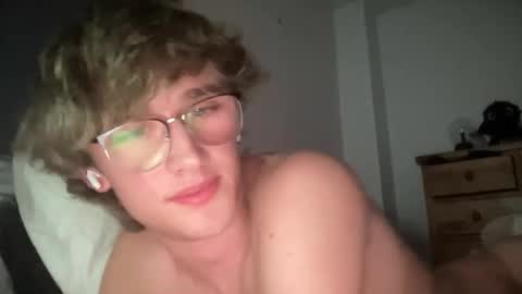 nerdytwink18 online show from 02-10-26, 12:04