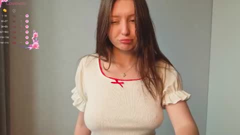Snapshot of nerenuu_ chatting on 07-20-26, 10:50 Nessa online show from 07-20-26, 10:50