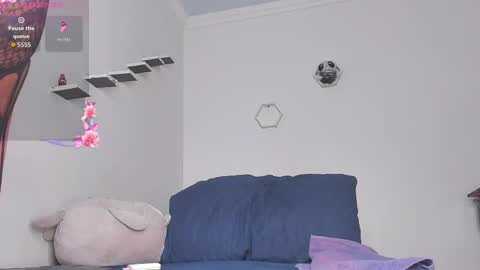 Snapshot of nesferet_sanz chatting on 09-23-25, 08:12 Aleja online show from 09-23-25, 08:12