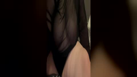 Snapshot of nessa_nicole chatting on 06-15-26, 11:18 Nessa Nicole online show from 06-15-26, 11:18
