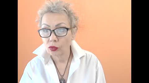 Snapshot of nessyjenixs chatting on 11-18-25, 08:30 NessyJenixs online show from 11-18-25, 08:30