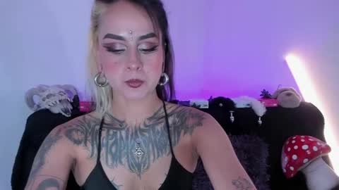 Marie    online show from 04-30-26, 07:42