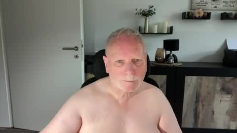 Snapshot of nettermann1968 chatting on 08-04-26, 12:52 nettermann1968 online show from 08-04-26, 12:52