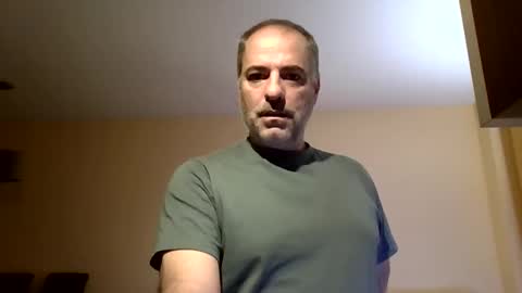 Snapshot of neuronas33 chatting on 10-25-25, 11:10 Volsonov online show from 10-25-25, 11:10