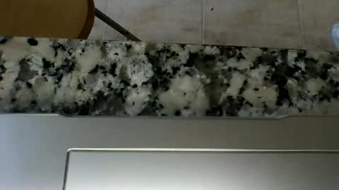 Snapshot of neuronas33 chatting on 10-30-25, 11:44 Volsonov online show from 10-30-25, 11:44