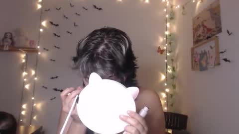 Snapshot of neurotic_witch chatting on 10-25-25, 05:15 Mar online show from 10-25-25, 05:15