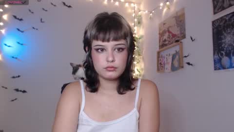 Snapshot of neurotic_witch chatting on 11-06-25, 06:47 Mar online show from 11-06-25, 06:47