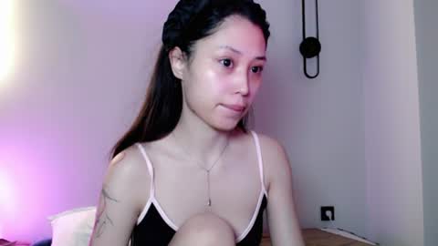 Snapshot of neverstopkissing chatting on 06-19-26, 02:38 Rin online show from 06-19-26, 02:38