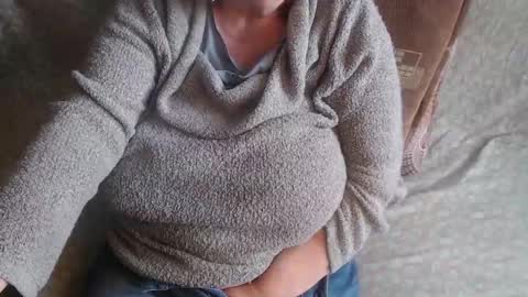 Lilly  online show from 01-12-26, 12:21