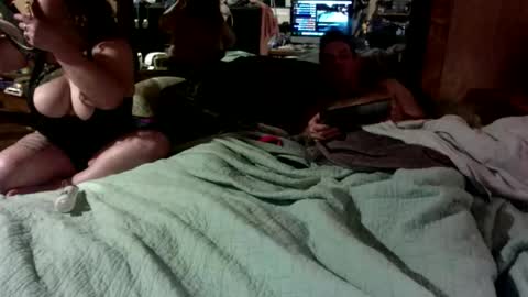 Meow Meow online show from 10-15-25, 10:59