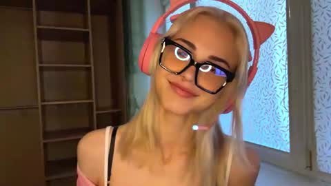 Snapshot of neweva_ chatting on 07-16-26, 06:52 neweva_ online show from 07-16-26, 06:52