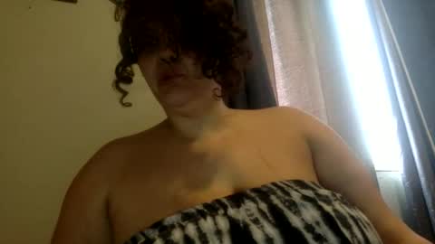 Snapshot of newfiebbw chatting on 05-15-26, 08:27 Ms. Natural online show from 05-15-26, 08:27