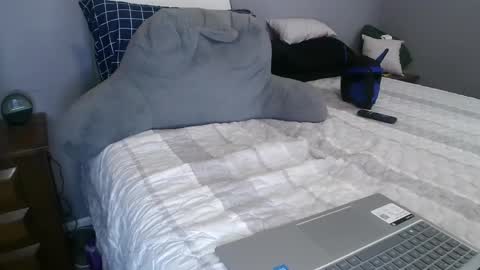 newtothis7756 online show from 09-17-25, 01:18