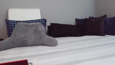 newtothis7756 online show from 09-28-25, 08:14