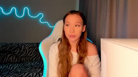 Mina online show from 10-03-25, 01:30