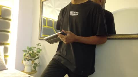 Snapshot of neytanmalcon chatting on 10-31-25, 08:43 neytanmalcon online show from 10-31-25, 08:43