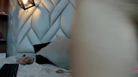 Snapshot of nezukokamado1_ chatting on 03-07-25, 05:06 Milena online show from 03-07-25, 05:06