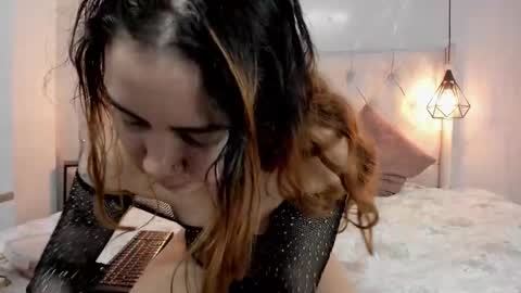 Snapshot of nezukokamado1_ chatting on 10-09-25, 01:31 Milena online show from 10-09-25, 01:31