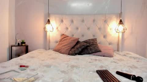 Snapshot of nezukokamado1_ chatting on 10-11-25, 01:42 Milena online show from 10-11-25, 01:42