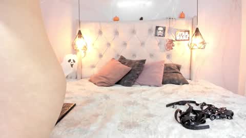 Snapshot of nezukokamado1_ chatting on 11-08-25, 01:33 Milena online show from 11-08-25, 01:33