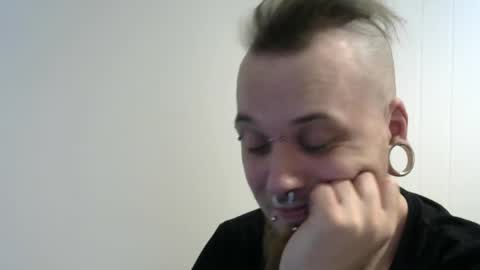 Snapshot of nezvers chatting on 02-13-25, 06:38 YouPick online show from 02-13-25, 06:38