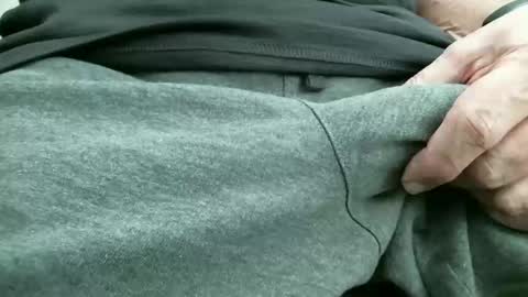 Snapshot of ngurth chatting on 10-21-25, 09:04 ngurth online show from 10-21-25, 09:04