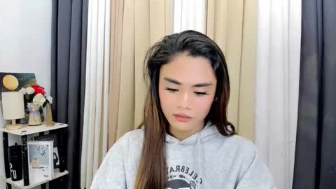 Snapshot of nhicolehollywood chatting on 02-10-26, 01:10 hottie nicole online show from 02-10-26, 01:10