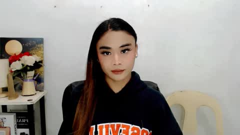 Snapshot of nhicolehollywood chatting on 02-19-26, 01:12 hottie nicole online show from 02-19-26, 01:12