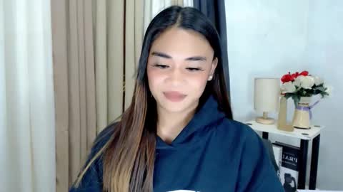 Snapshot of nhicolehollywood chatting on 02-22-26, 12:45 hottie nicole online show from 02-22-26, 12:45